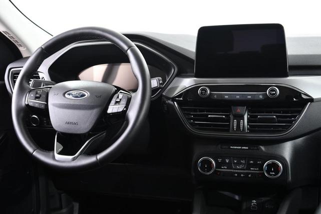 Photo of 2024 Iconic Silver Metallic Ford Escape