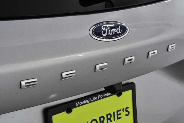Photo of 2024 Iconic Silver Metallic Ford Escape
