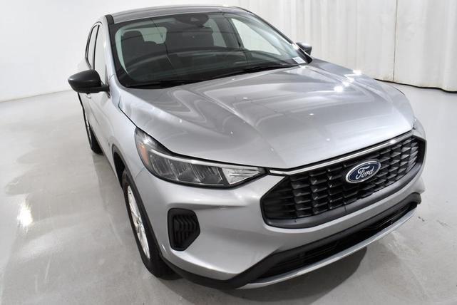 Photo of 2024 Iconic Silver Metallic Ford Escape