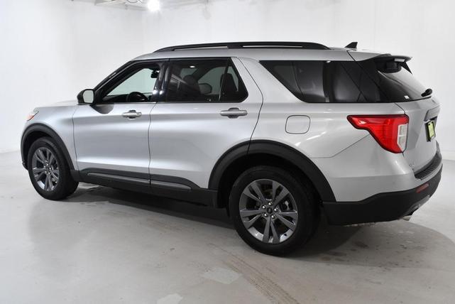 Photo of 2022 Iconic Silver Metallic Ford Explorer