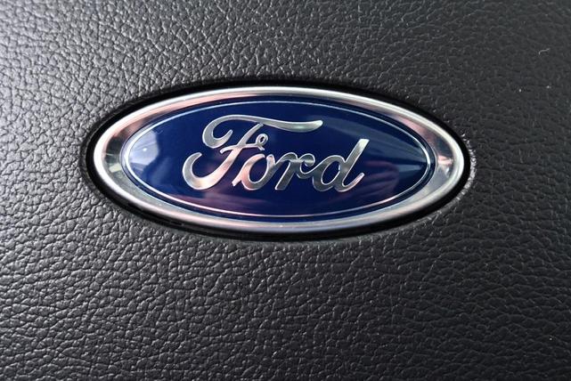 Photo of 2022 Iconic Silver Metallic Ford Explorer