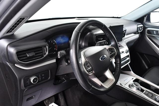 Photo of 2022 Iconic Silver Metallic Ford Explorer