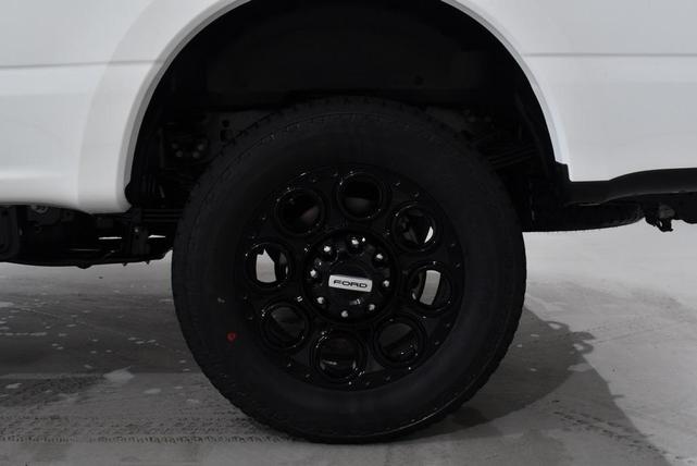 Photo of 2025 White Metallic Ford F-350