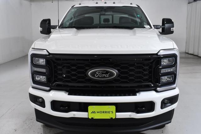 Photo of 2025 White Metallic Ford F-350