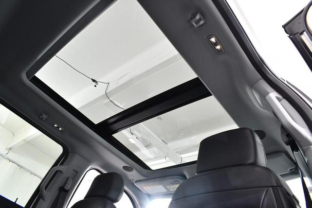 Photo of 2025 White Metallic Ford F-350