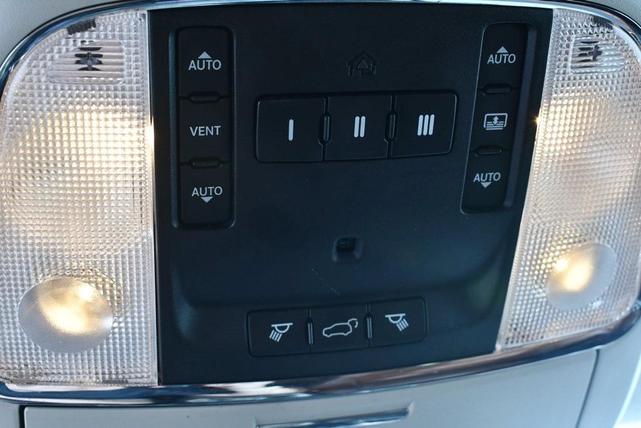 Photo of 2013 Bright White Clearcoat Jeep Grand Cherokee