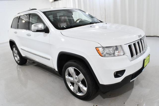 Photo of 2013 Bright White Clearcoat Jeep Grand Cherokee