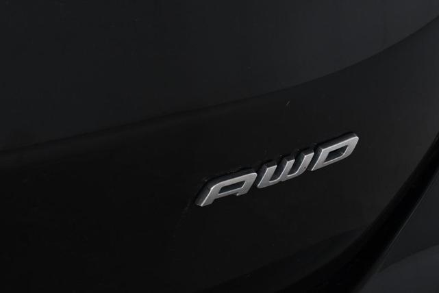 Photo of 2022 Forged Green Metallic Ford Edge