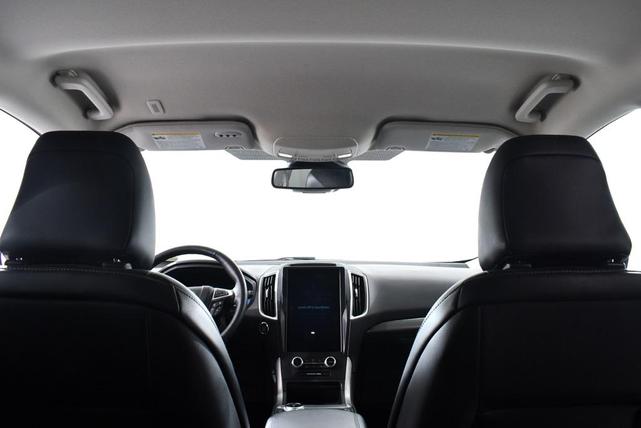 Photo of 2022 Forged Green Metallic Ford Edge