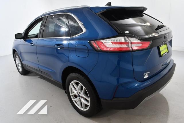 Photo of 2022 Atlas Blue Metallic Ford Edge
