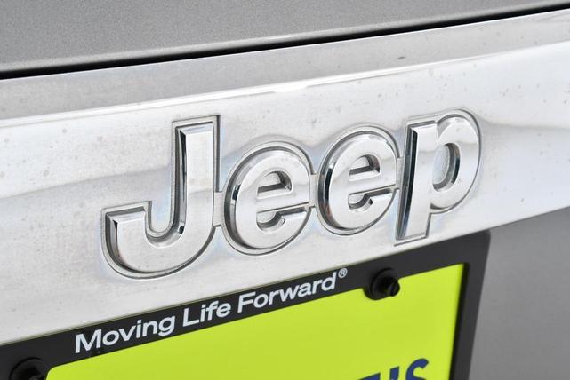 Photo of 2012 Mineral Gray Clearcoat Metallic Jeep Grand Cherokee