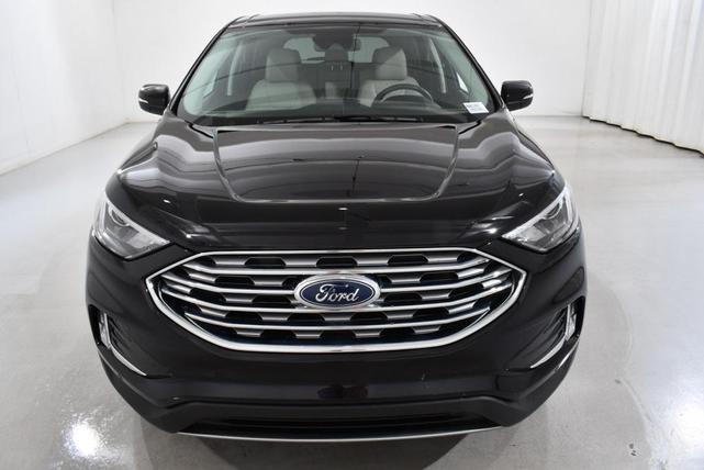 Photo of 2024 Black Metallic Ford Edge