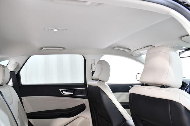 Photo of 2024 Black Metallic Ford Edge