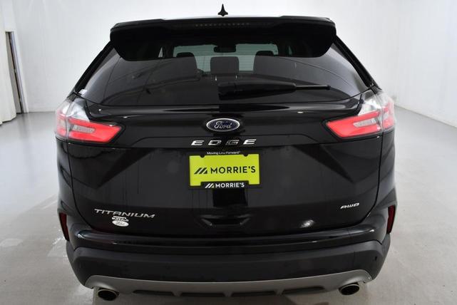 Photo of 2024 Black Metallic Ford Edge