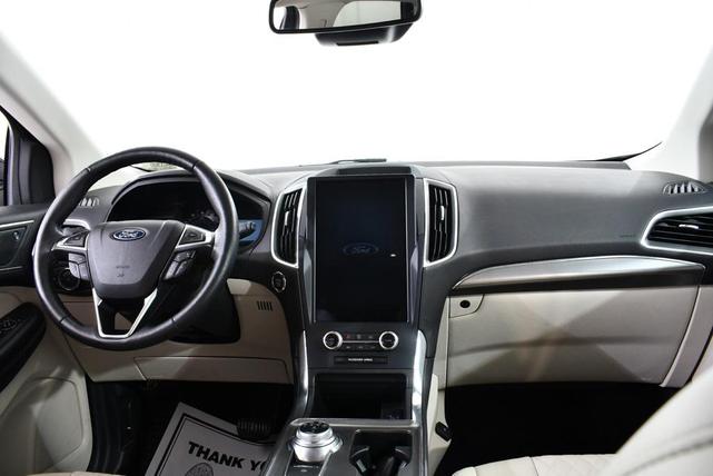 Photo of 2024 Black Metallic Ford Edge