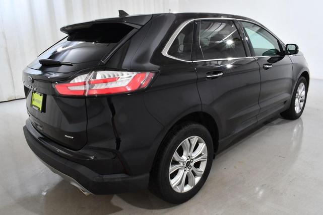 Photo of 2024 Black Metallic Ford Edge