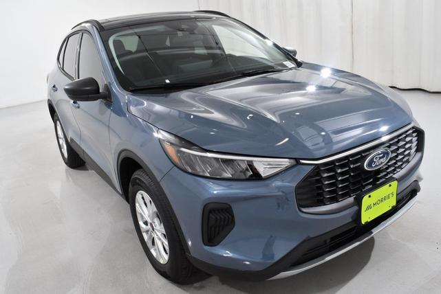 Photo of 2025 Vapor Blue Ford Escape