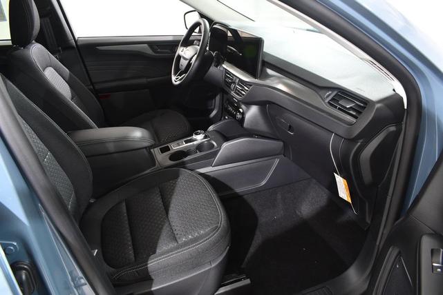 Photo of 2025 Vapor Blue Ford Escape