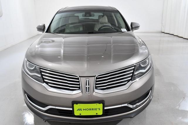Photo of 2016 Luxe Metallic Lincoln MKX
