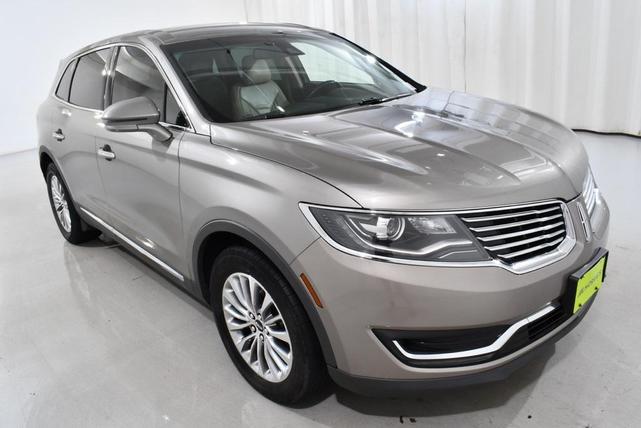 Photo of 2016 Luxe Metallic Lincoln MKX