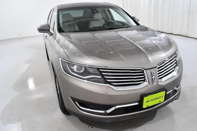 Photo of 2016 Luxe Metallic Lincoln MKX