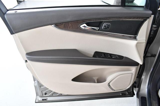 Photo of 2016 Luxe Metallic Lincoln MKX