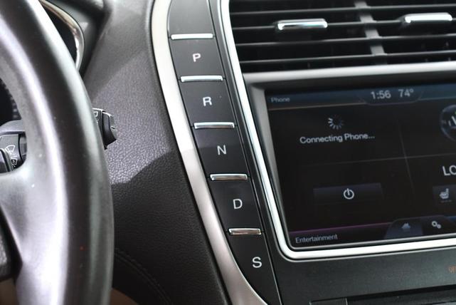 Photo of 2016 Luxe Metallic Lincoln MKX