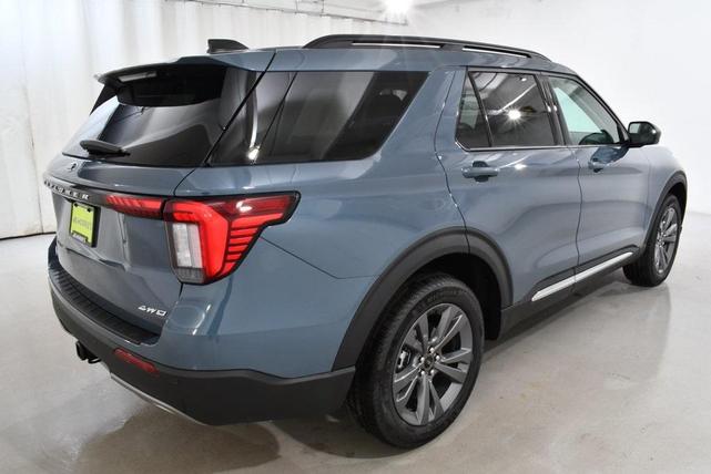Photo of 2025 Blue Ford Explorer