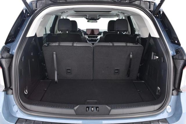 Photo of 2025 Blue Ford Explorer