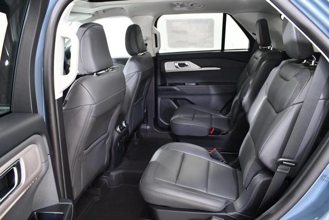 Photo of 2025 Blue Ford Explorer