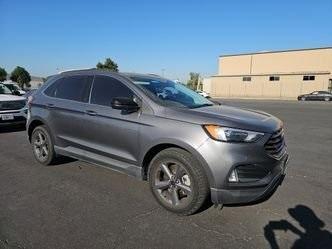 Photo of 2022 Carbonized Gray Metallic Ford Edge