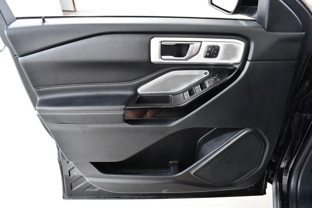 Photo of 2021 Black Ford Explorer
