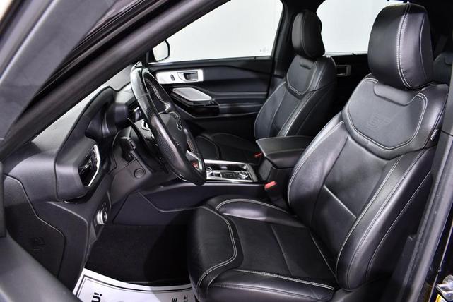 Photo of 2021 Black Ford Explorer
