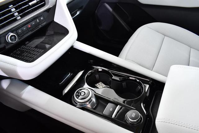 Photo of 2025 Black Metallic Ford Explorer