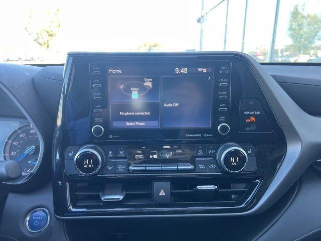 Photo of 2022 Magnetic Gray Metallic Toyota Highlander Hybrid