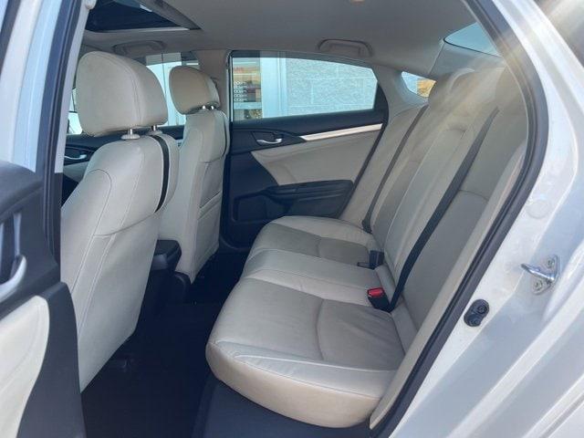 Photo of 2018 White Orchid Pearl Honda Civic