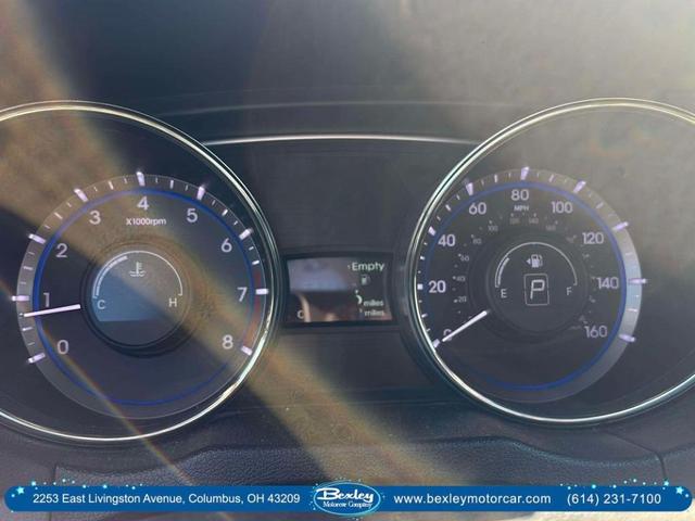 Photo of 2012 Pacific Blue Pearl Mica Hyundai SONATA