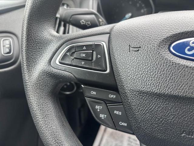 Photo of 2015 Red Ford Focus