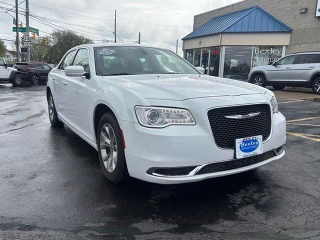 2019 Chrysler 300