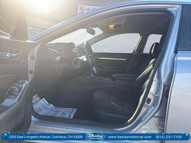 Photo of 2021 Silver Nissan Altima