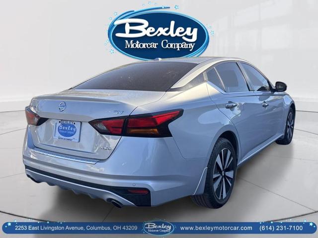 Photo of 2021 Silver Nissan Altima