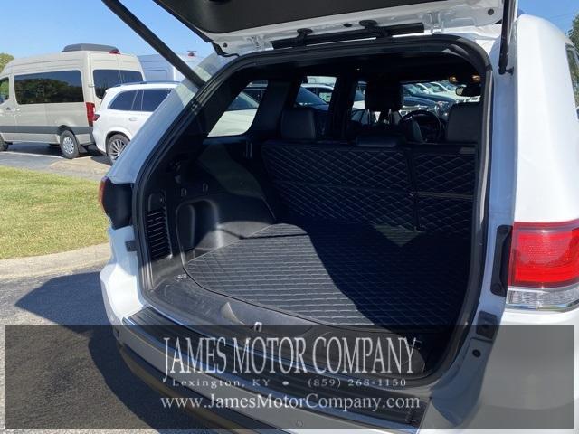 Photo of 2022 Bright White Clearcoat Jeep Grand Cherokee WK