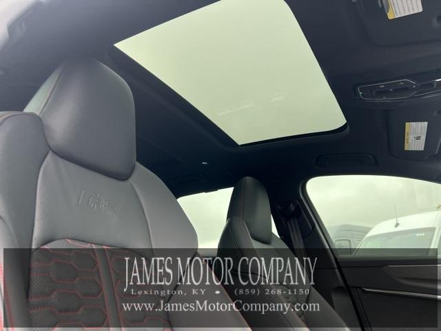 Photo of 2024 Glacier White Metallic Audi RS 6 Avant