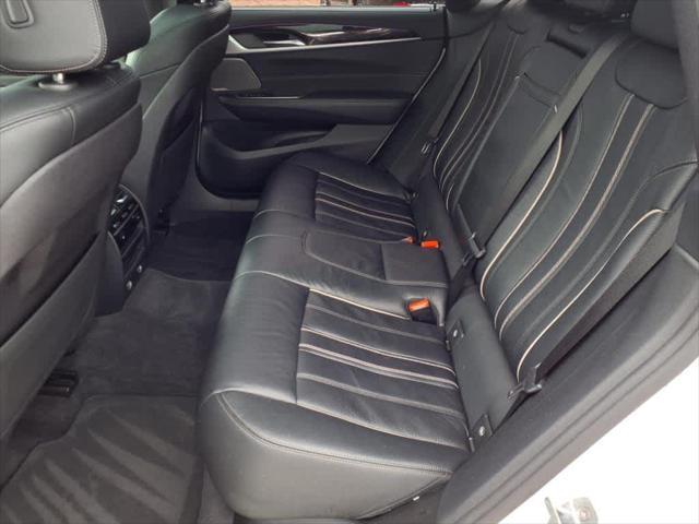 Photo of 2018 Alpine White BMW 640