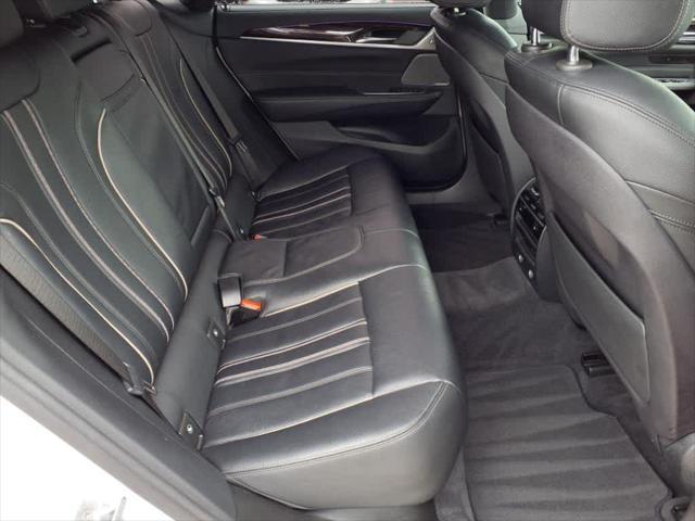 Photo of 2018 Alpine White BMW 640