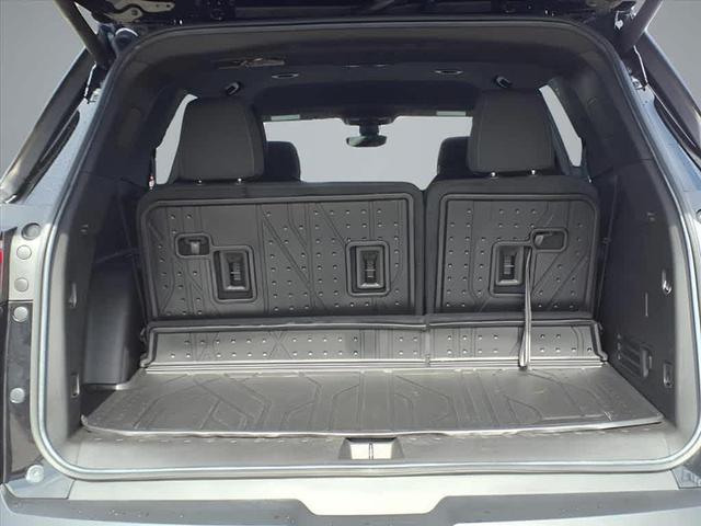 Photo of 2022 Mosaic Black Metallic Chevrolet Traverse