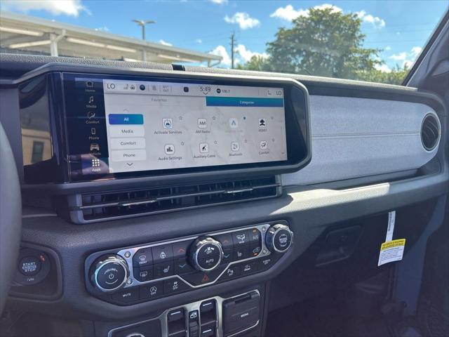 Photo of 2025 Anvil Clear Coat Jeep Wrangler