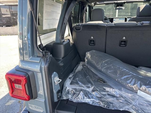 Photo of 2025 Anvil Clear Coat Jeep Wrangler