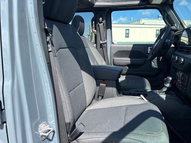 Photo of 2025 Anvil Clear Coat Jeep Wrangler
