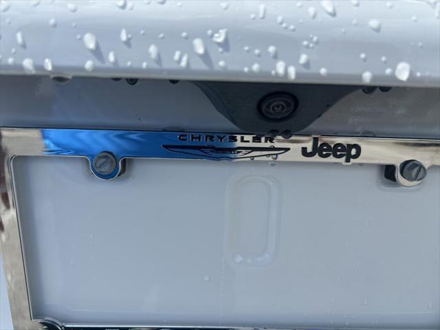Photo of 2025 Bright White Clearcoat Jeep Compass